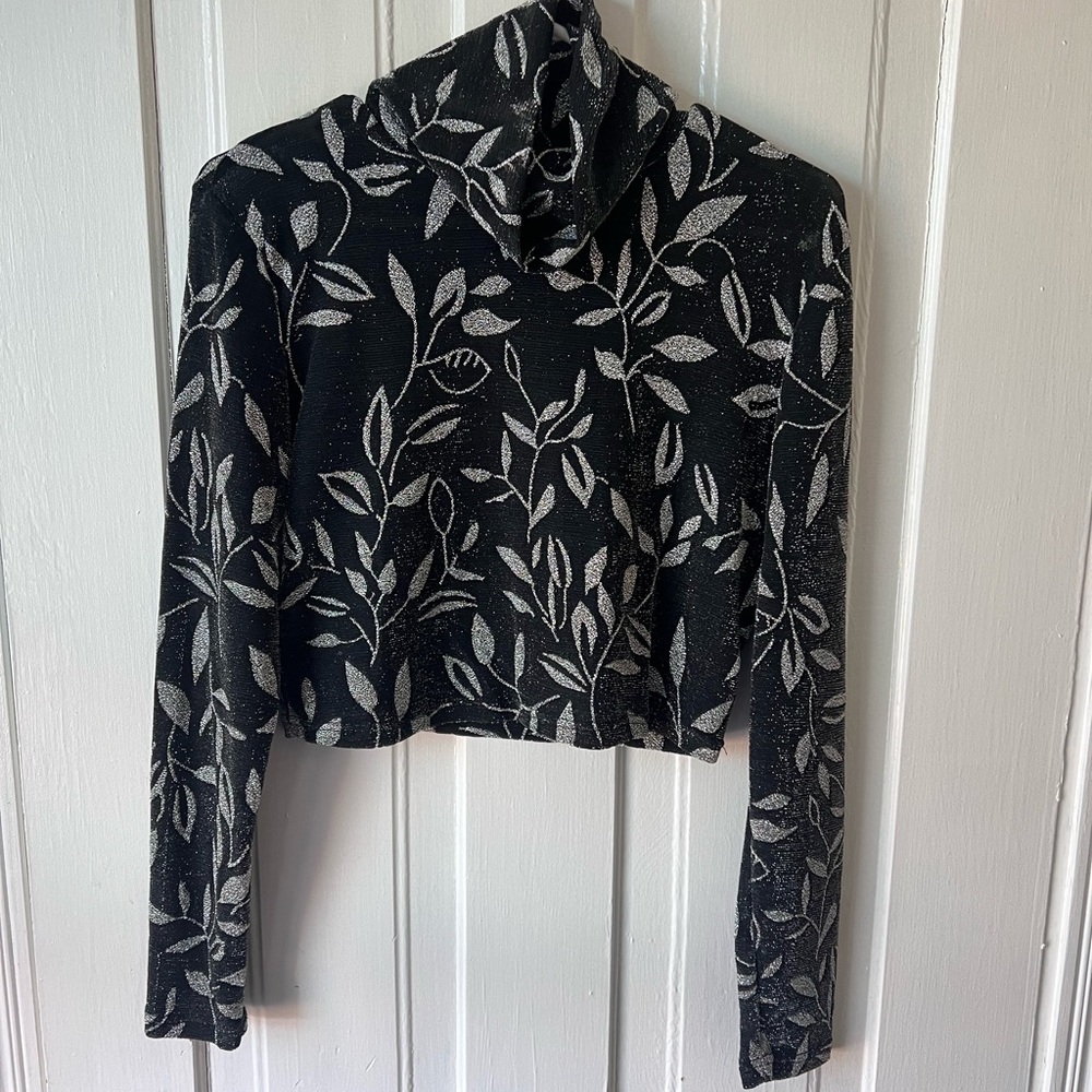 Black and Silver Leaf Patterned Long Sleeve Top